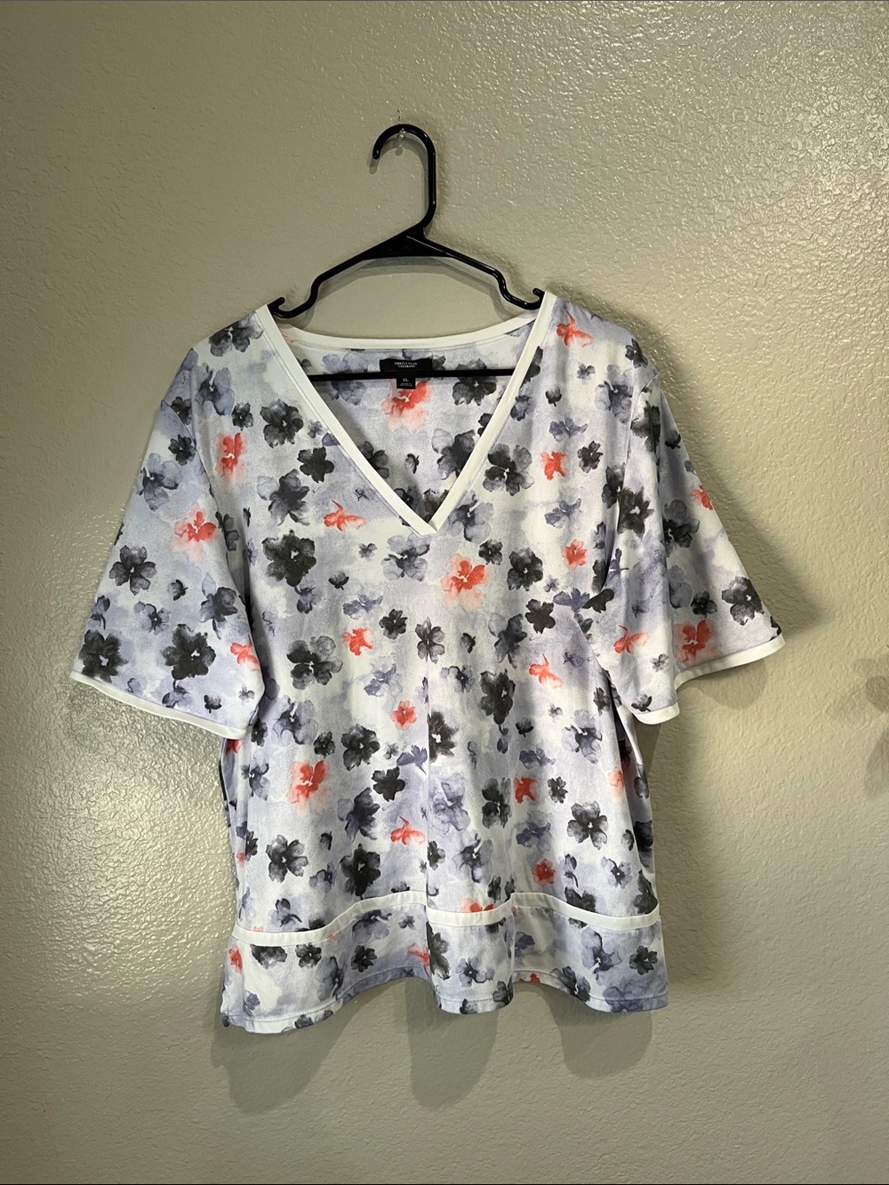 Simply Vera Vera Wang Floral Top in White, Coral & Black Sz XL Casual Vacay